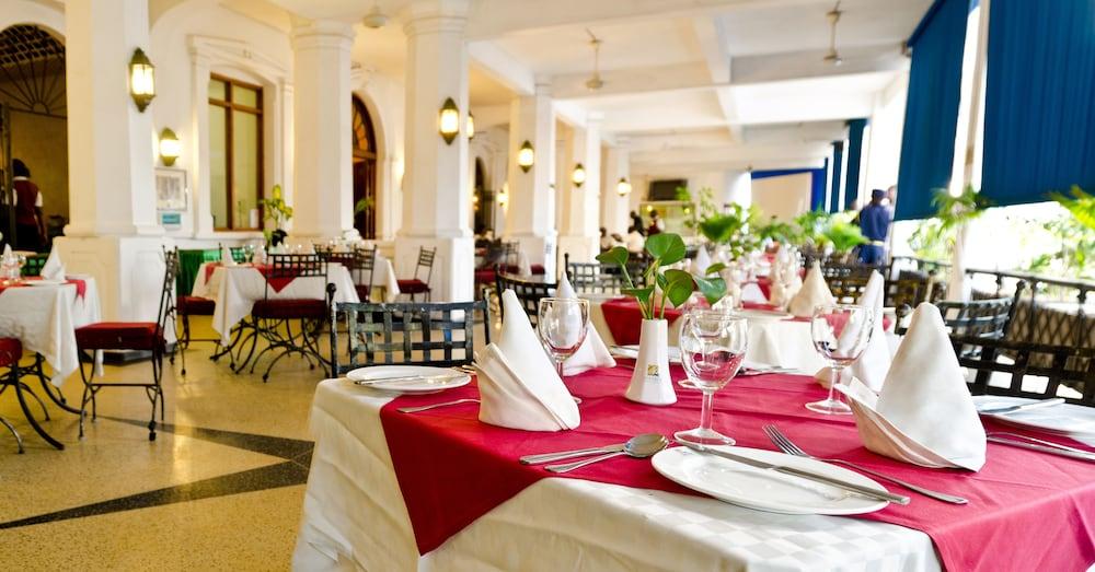 Sentrim Castle Royal Hotel Mombasa Dış mekan fotoğraf